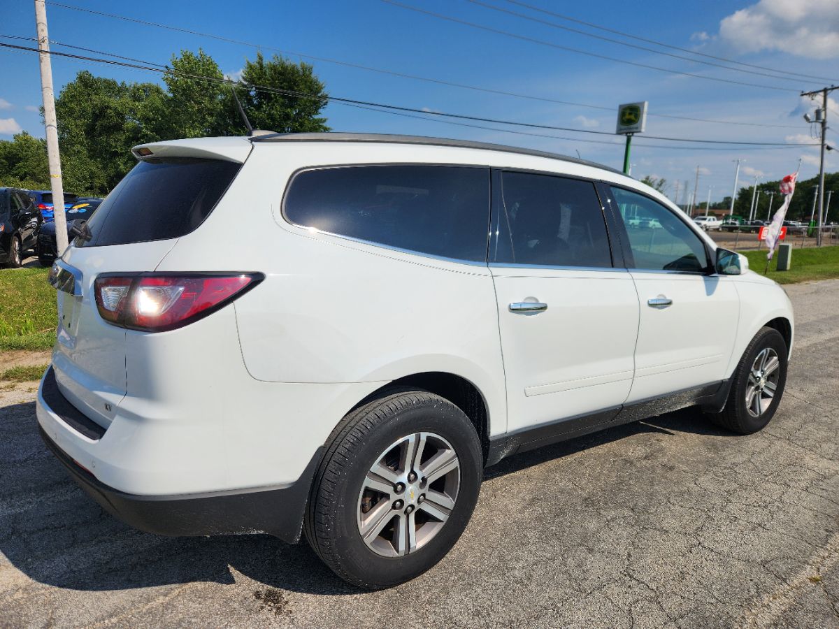 2017 Chevrolet Traverse 2LT photo 9