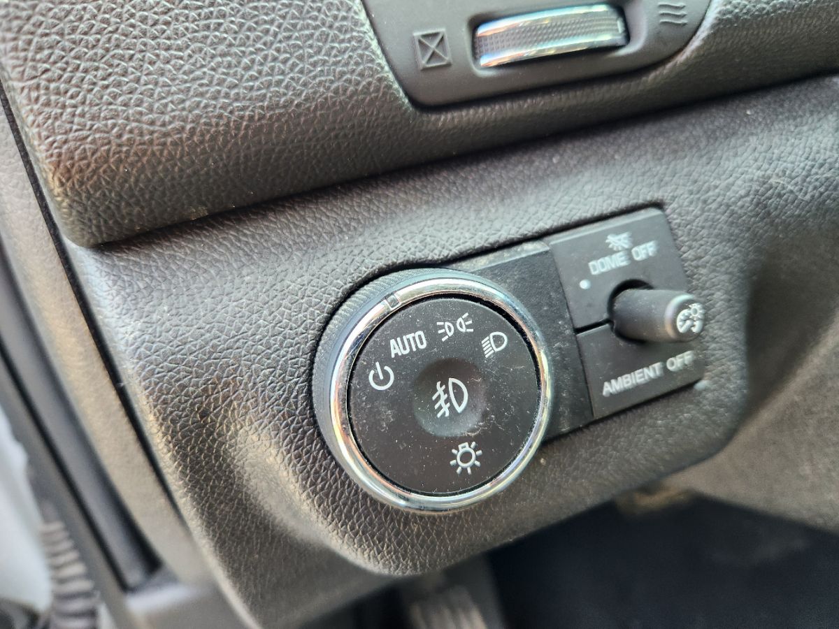 2017 Chevrolet Traverse 2LT photo 14