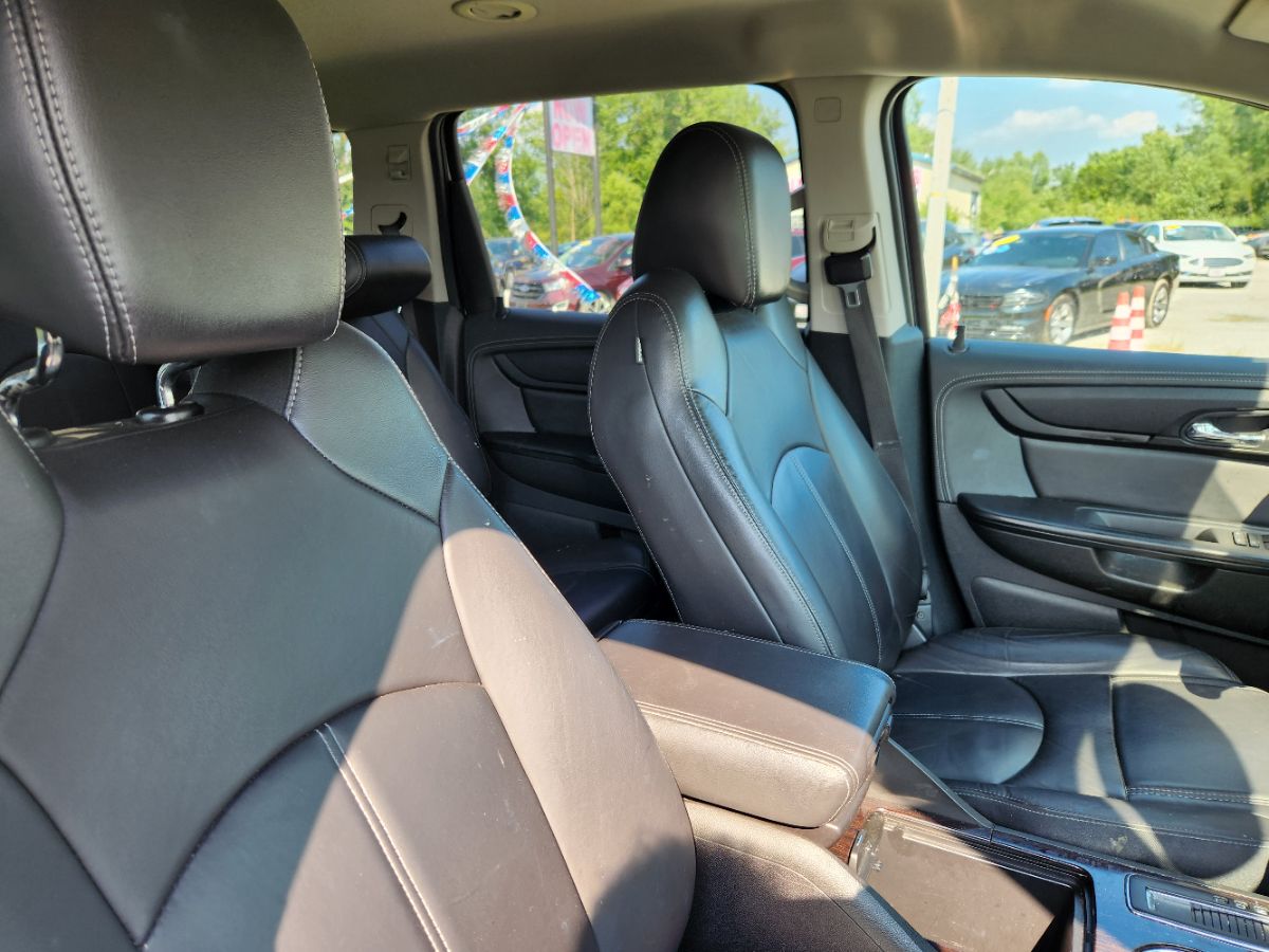 2017 Chevrolet Traverse 2LT photo 26