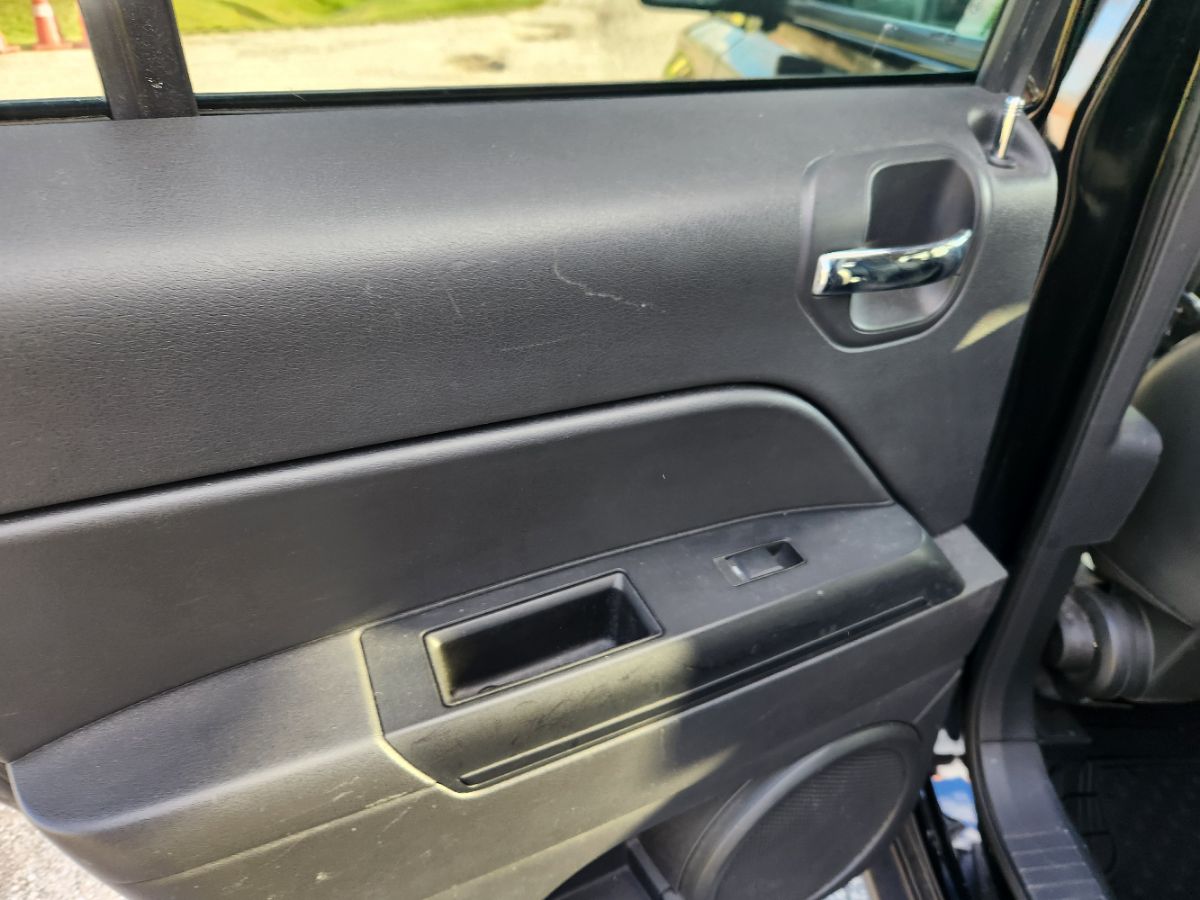 2015 Jeep Patriot High Altitude Altitude Edition photo 23