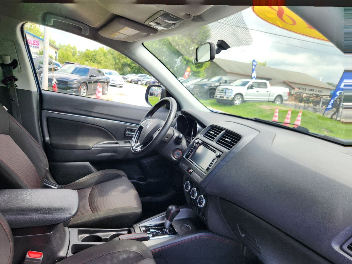 2018 Mitsubishi Outlander Sport ES photo 21