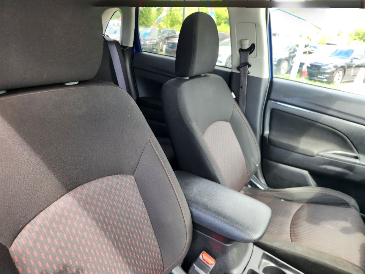 2018 Mitsubishi Outlander Sport ES photo 22