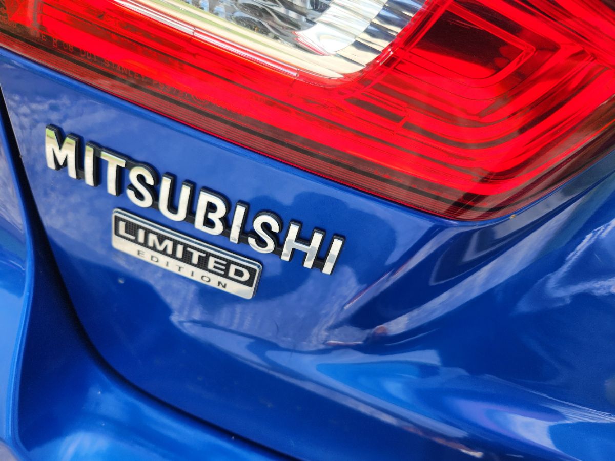 2018 Mitsubishi Outlander Sport ES photo 30