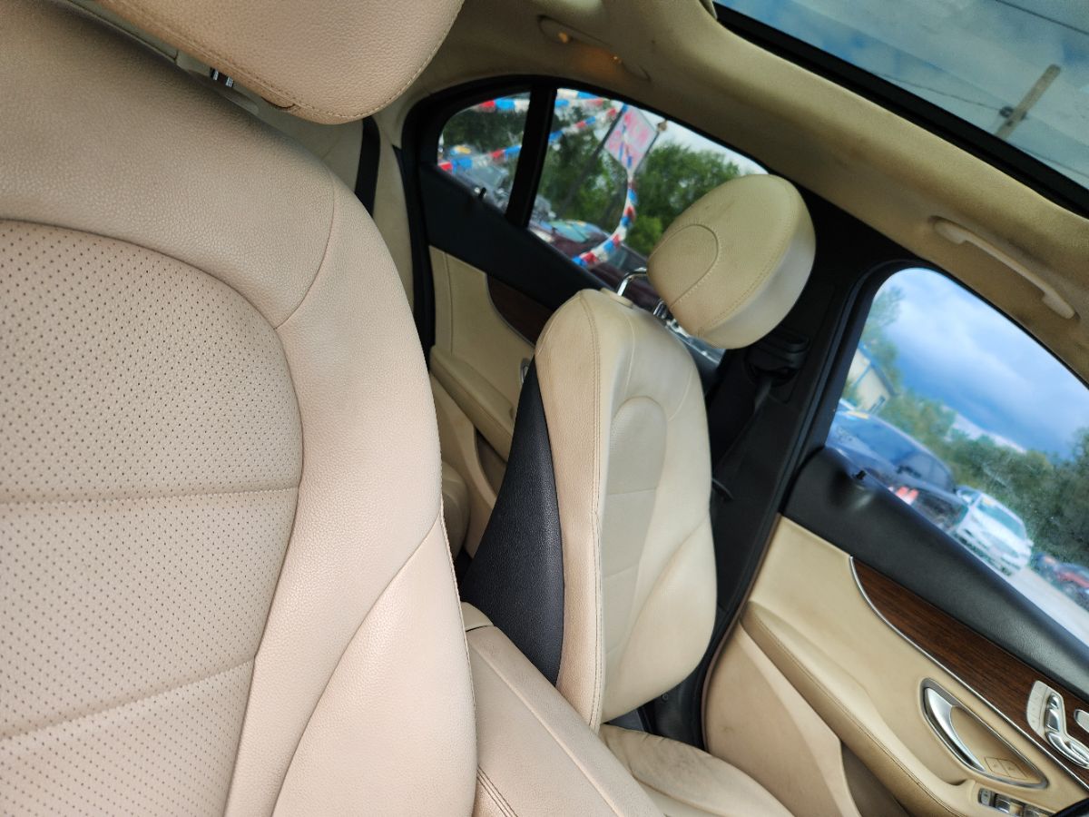 2021 Mercedes Benz C 300 4MATIC Sedan photo 26