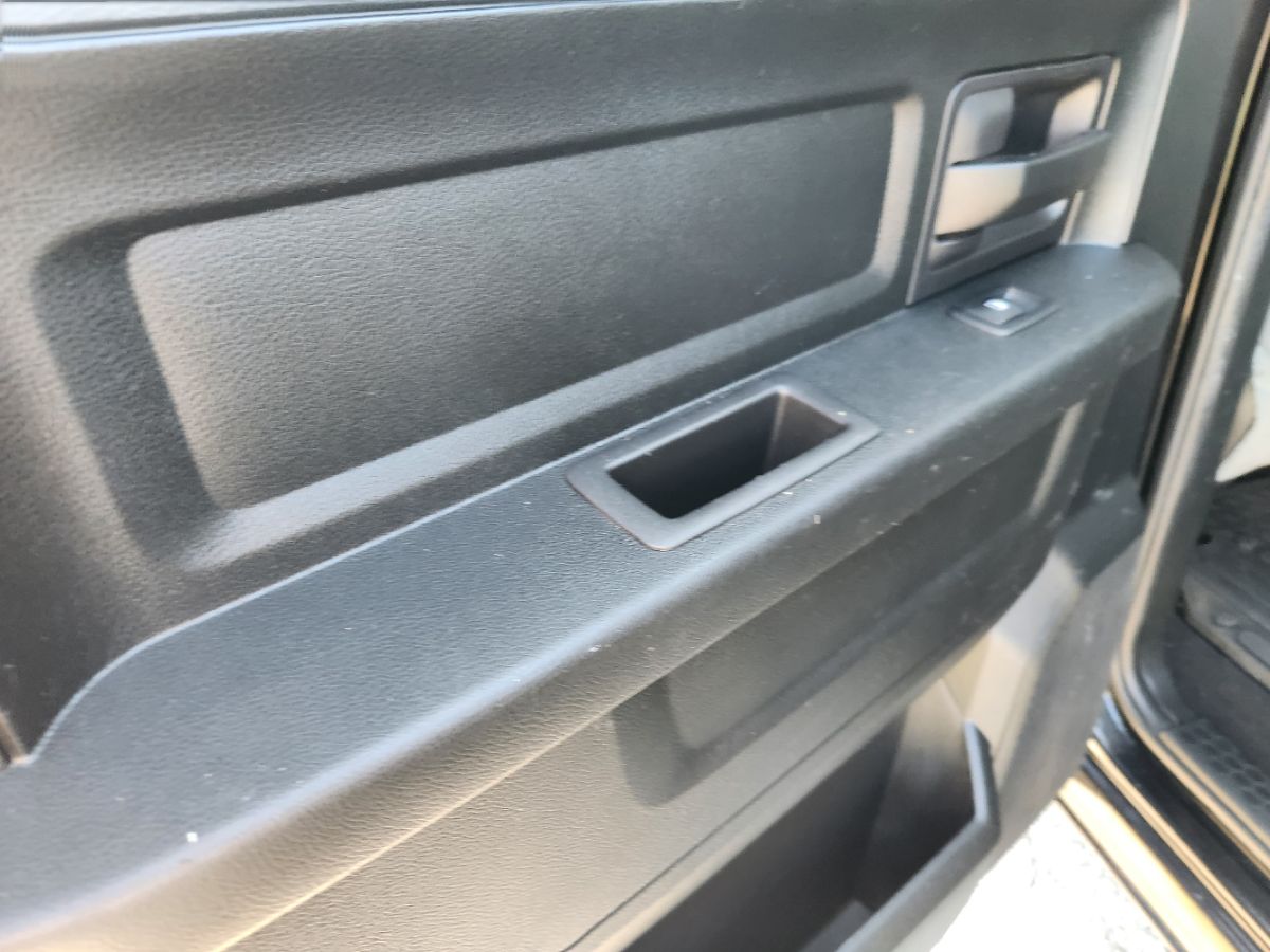 2018 Ram 1500 Express photo 25