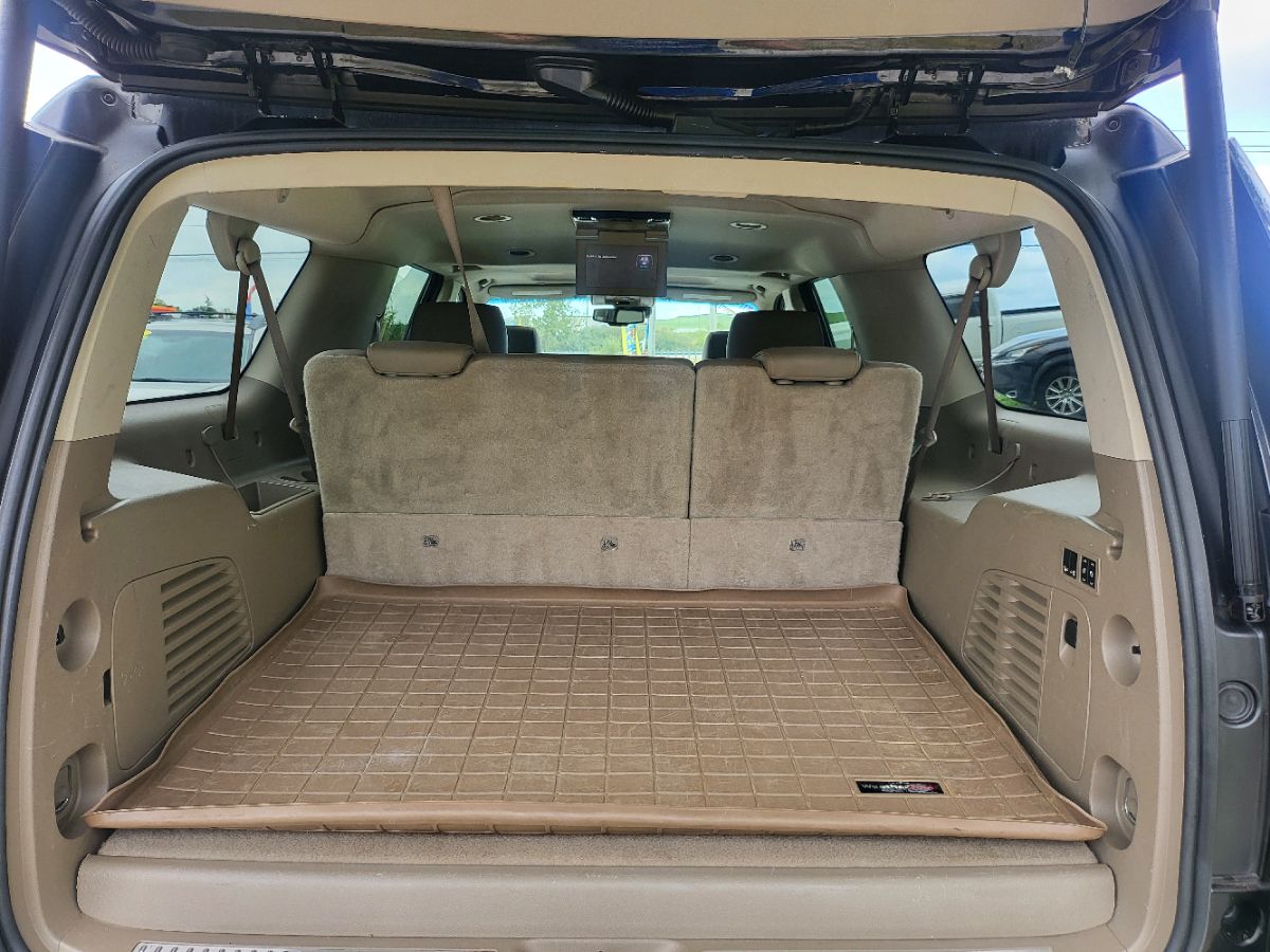 2015 Chevrolet Suburban LTZ photo 8