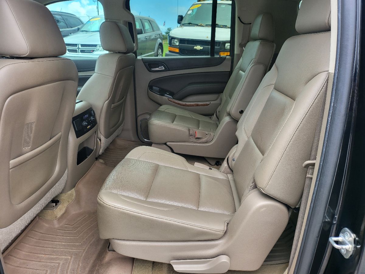 2015 Chevrolet Suburban LTZ photo 14