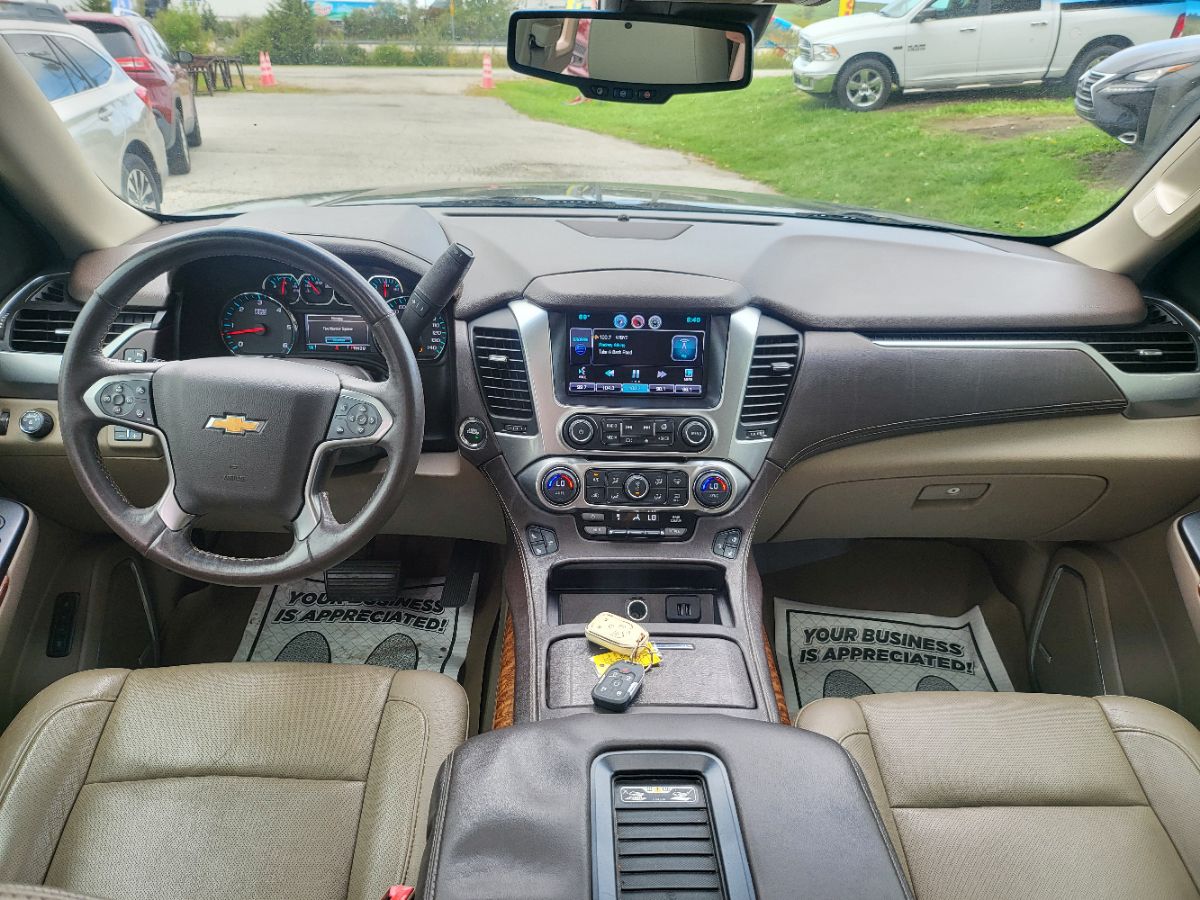 2015 Chevrolet Suburban LTZ photo 19