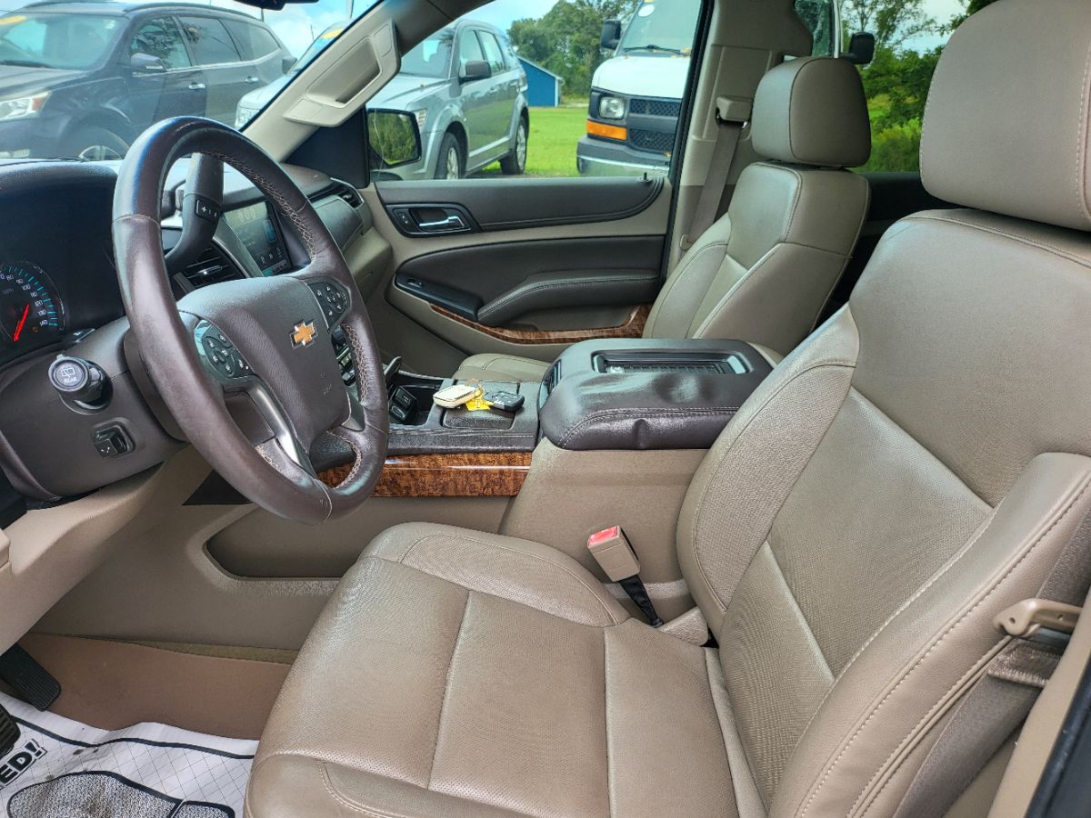 2015 Chevrolet Suburban LTZ photo 22