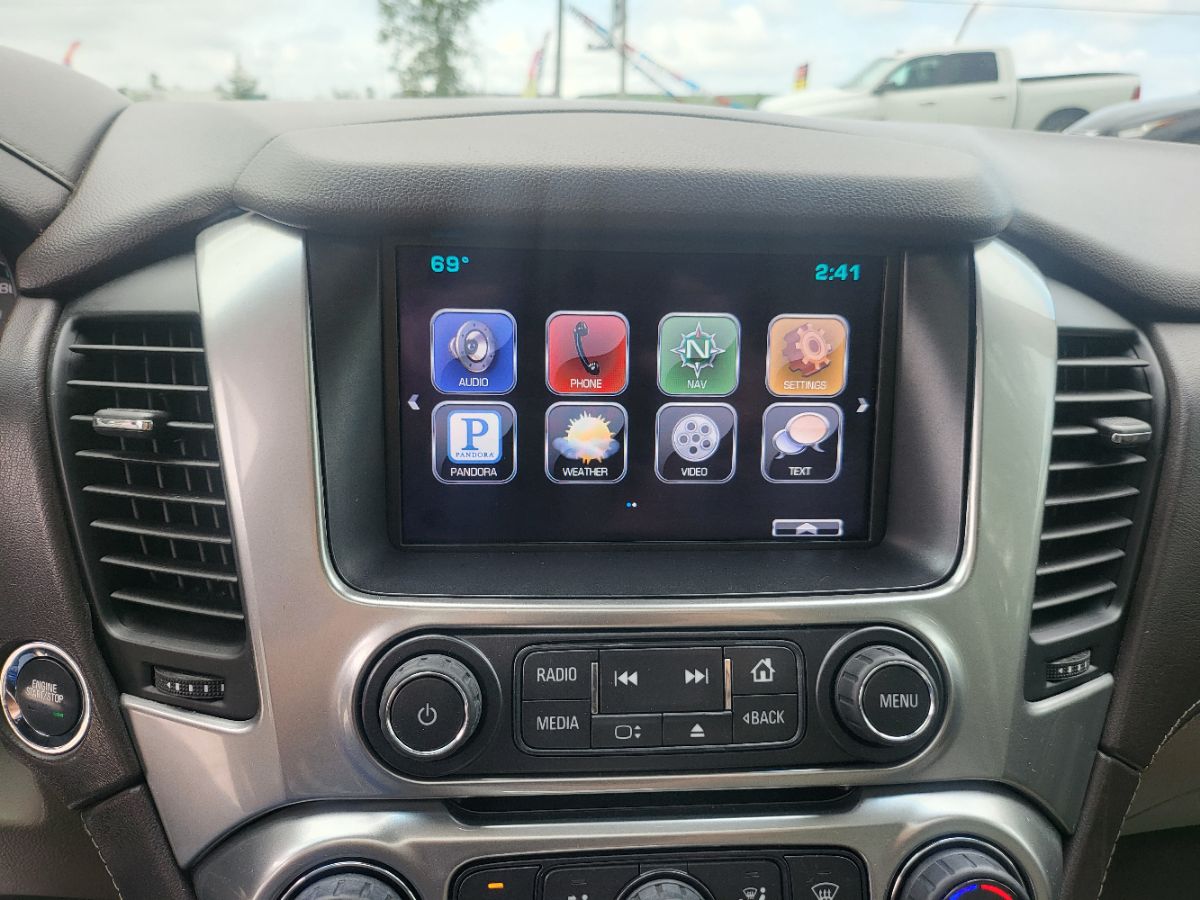 2015 Chevrolet Suburban LTZ photo 24