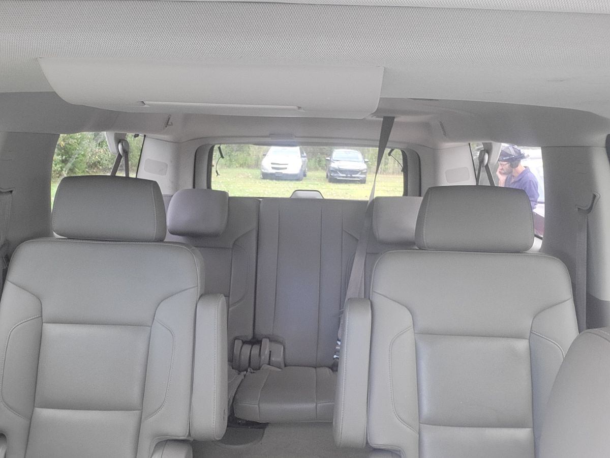 2015 Chevrolet Suburban LTZ photo 34