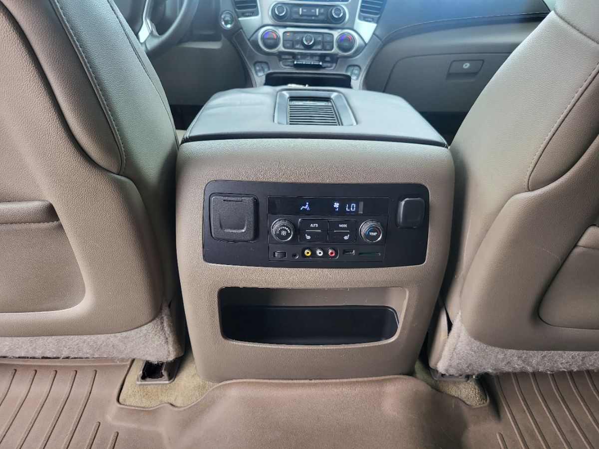 2015 Chevrolet Suburban LTZ photo 36