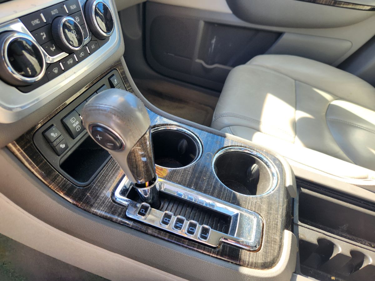 2016 Gmc Acadia SLT photo 19