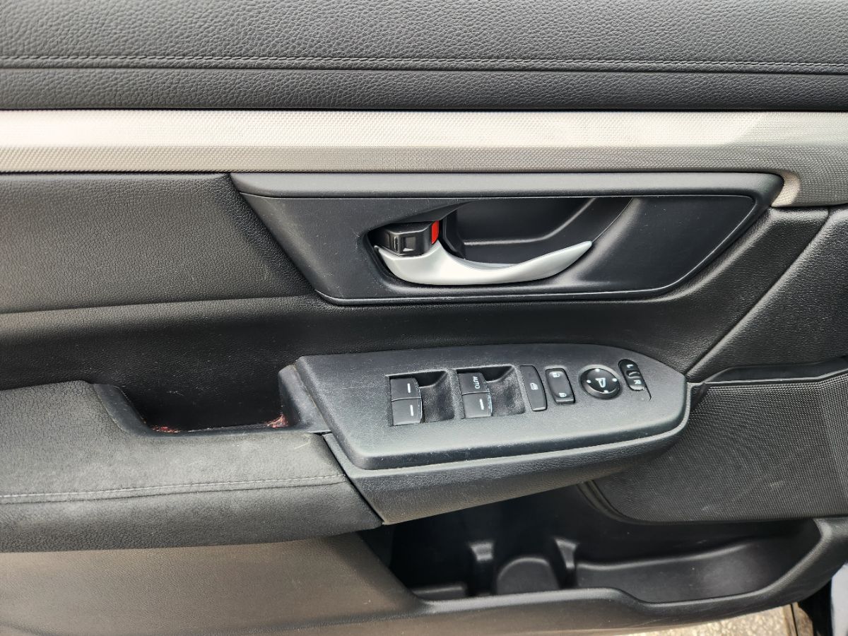 2017 Honda CR-V LX - Photo 13