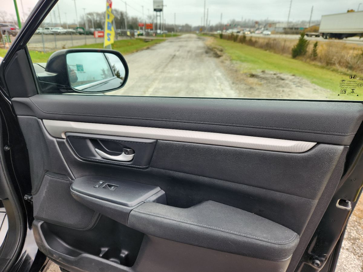 2017 Honda CR-V LX - Photo 21