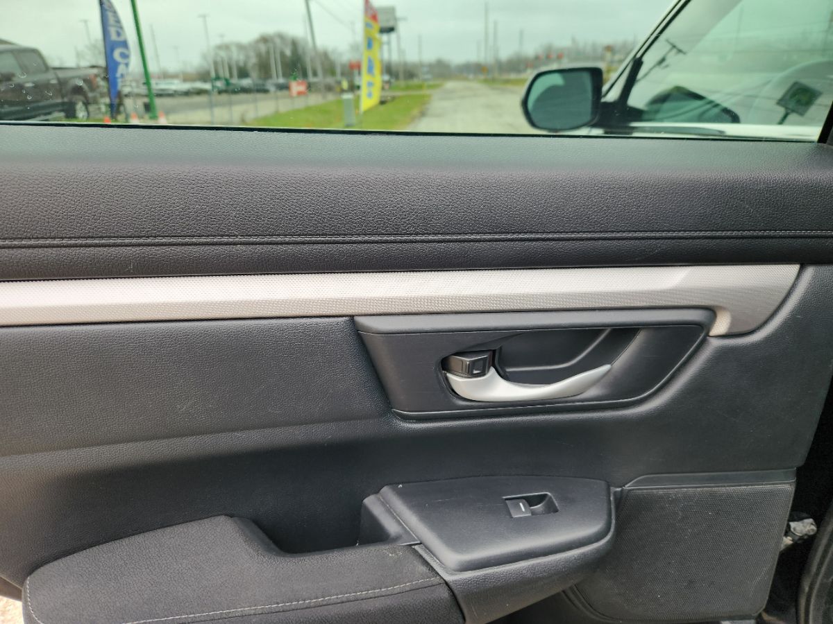 2017 Honda CR-V LX - Photo 27