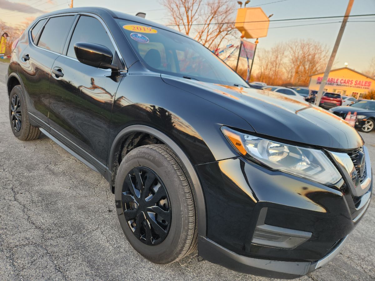 2019 Nissan Rogue S photo 2