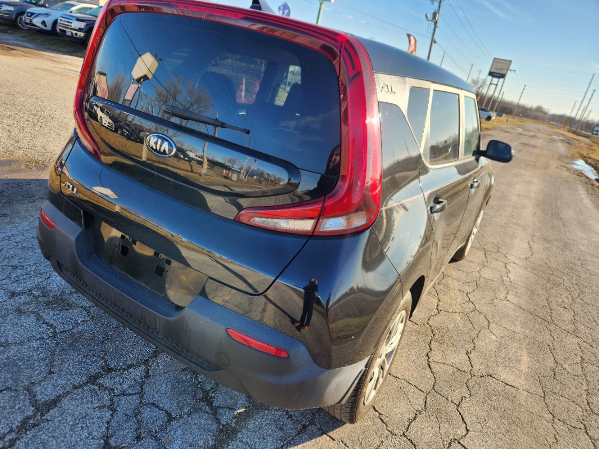 2021 Kia Soul LX - Photo 8
