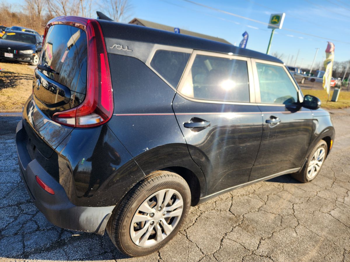 2021 Kia Soul LX - Photo 9