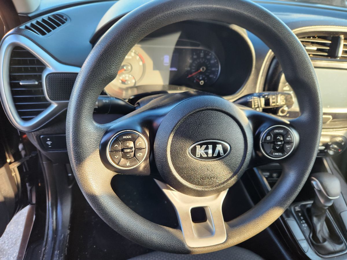 2021 Kia Soul LX - Photo 10
