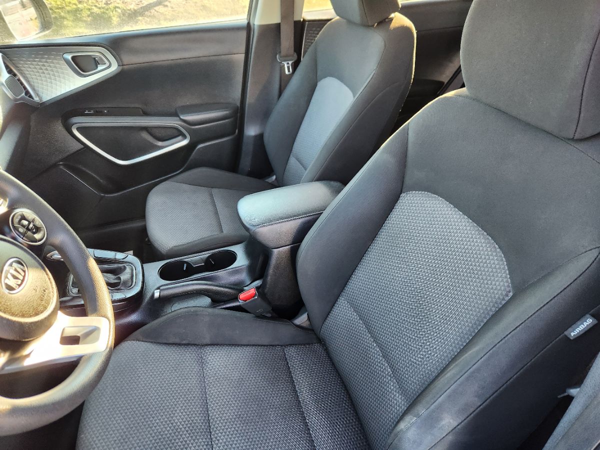 2021 Kia Soul LX - Photo 20