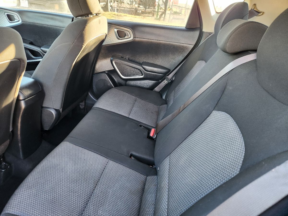 2021 Kia Soul LX - Photo 27