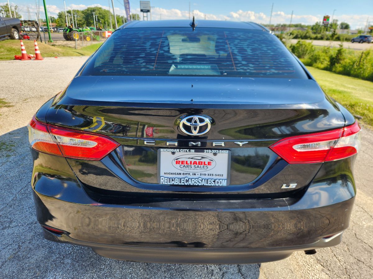2020 Toyota Camry LE - Photo 7