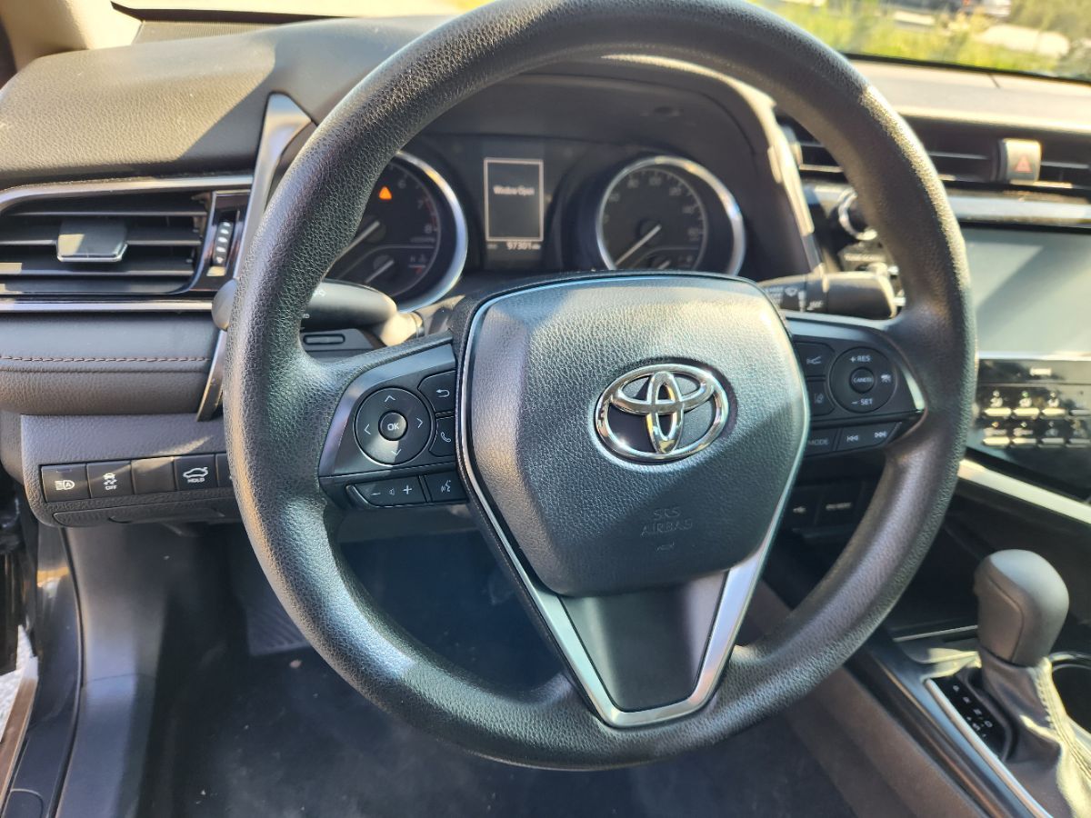 2020 Toyota Camry LE - Photo 10