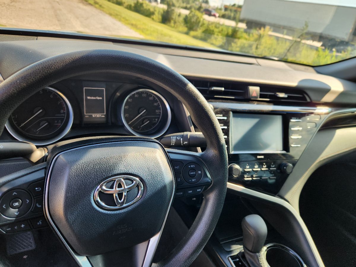 2020 Toyota Camry LE - Photo 11