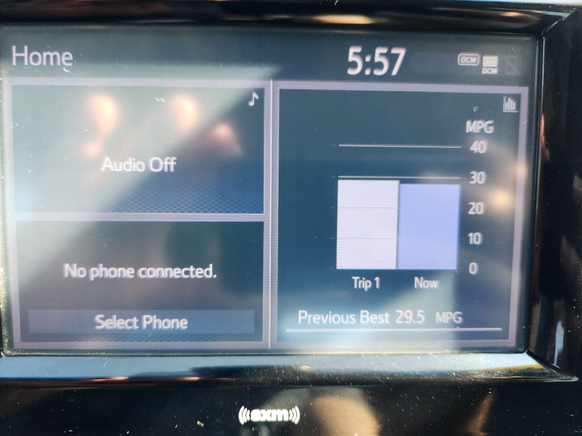 2020 Toyota Camry LE - Photo 21