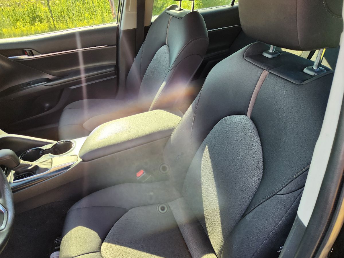 2020 Toyota Camry LE - Photo 23