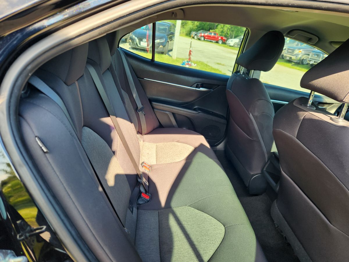 2020 Toyota Camry LE - Photo 28