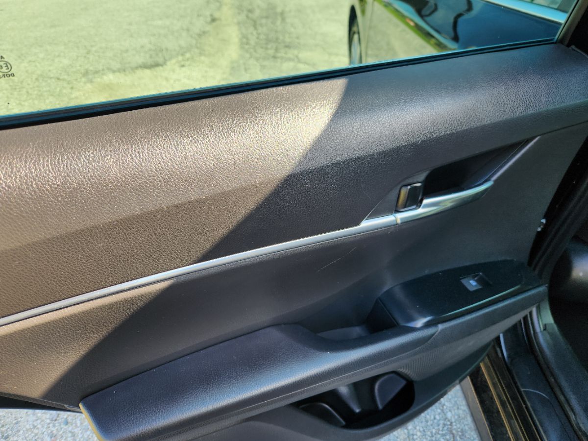 2020 Toyota Camry LE - Photo 29