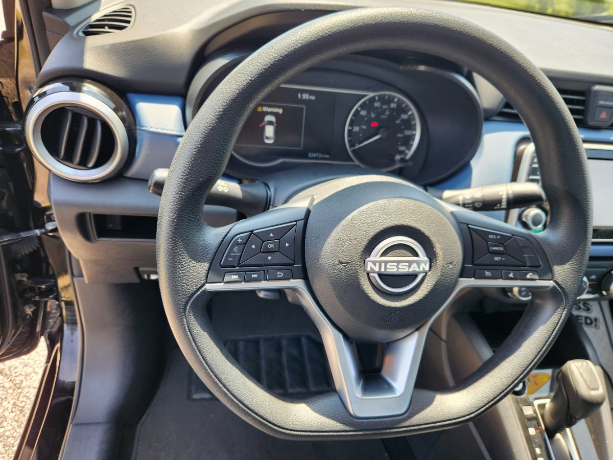 2025 Nissan Versa Sedan SV - Photo 10