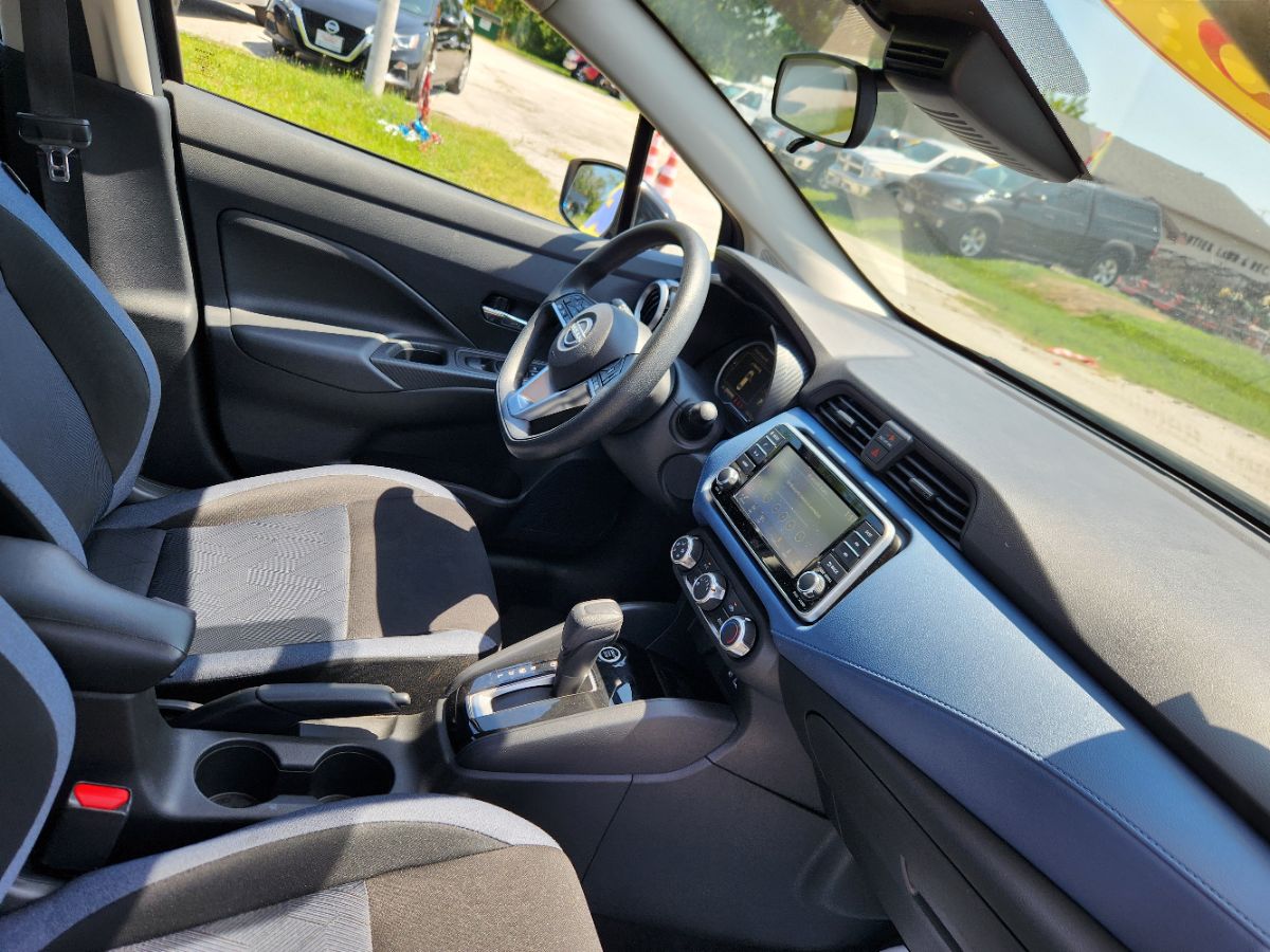 2025 Nissan Versa Sedan SV - Photo 24