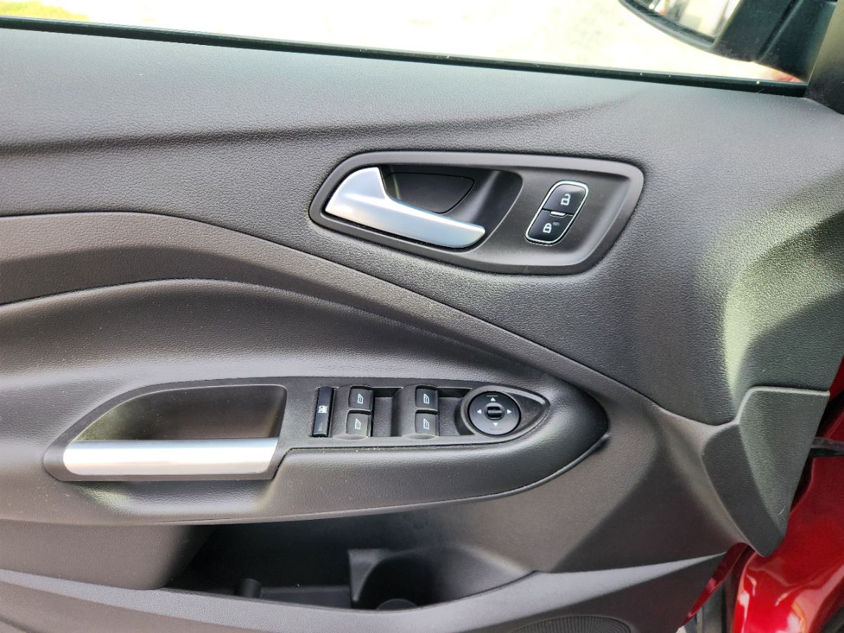 Photo 12 of this Ford Escape