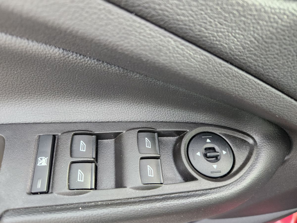 Photo 13 of this Ford Escape