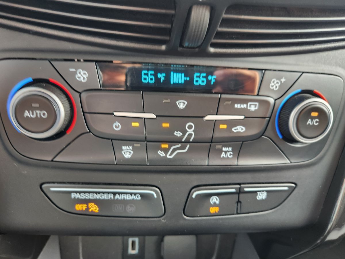 Photo 20 of this Ford Escape