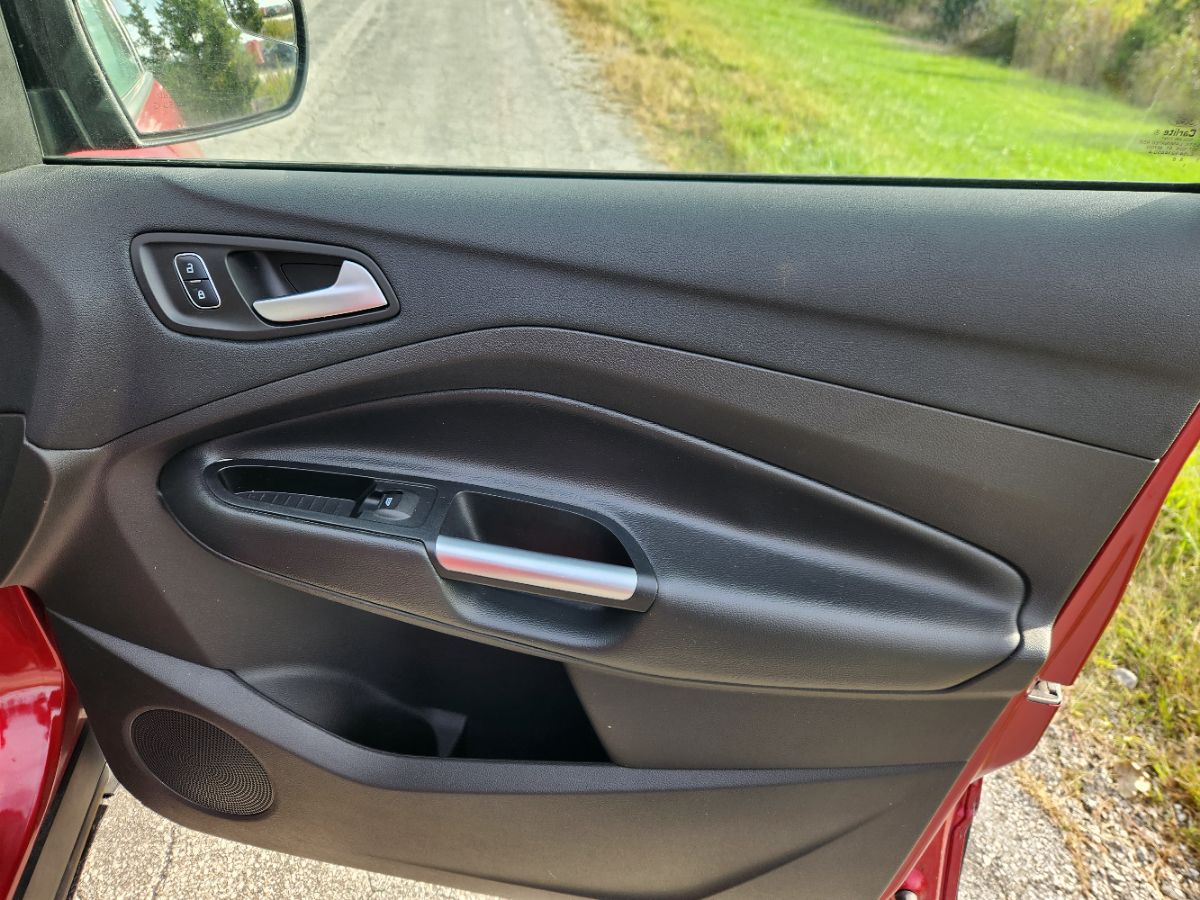 Photo 24 of this Ford Escape