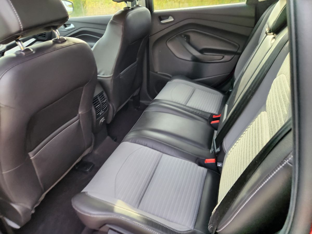 Photo 31 of this Ford Escape