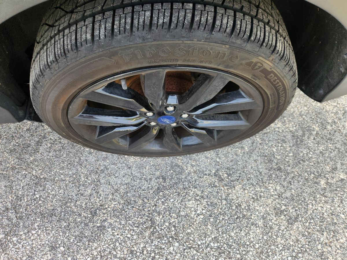Photo 34 of this Ford Escape