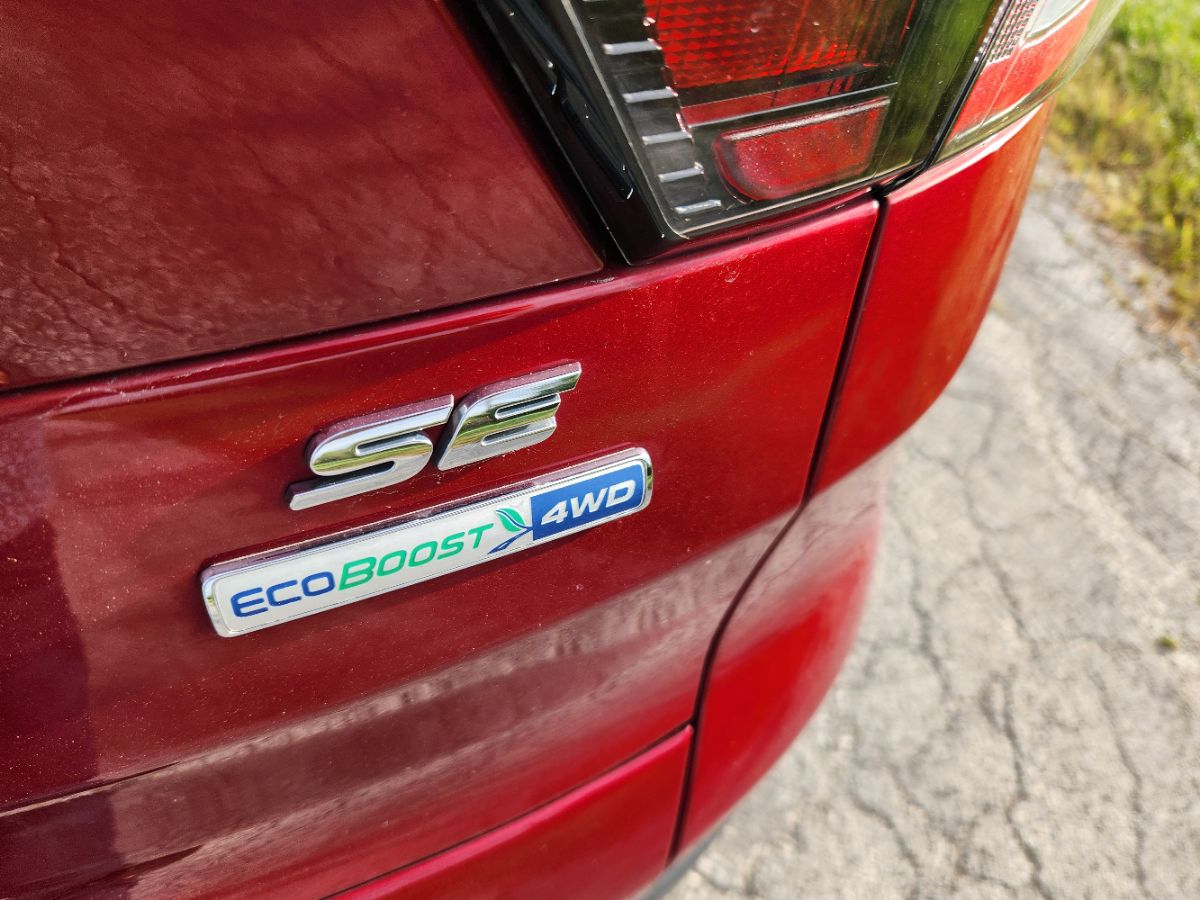 Photo 35 of this Ford Escape