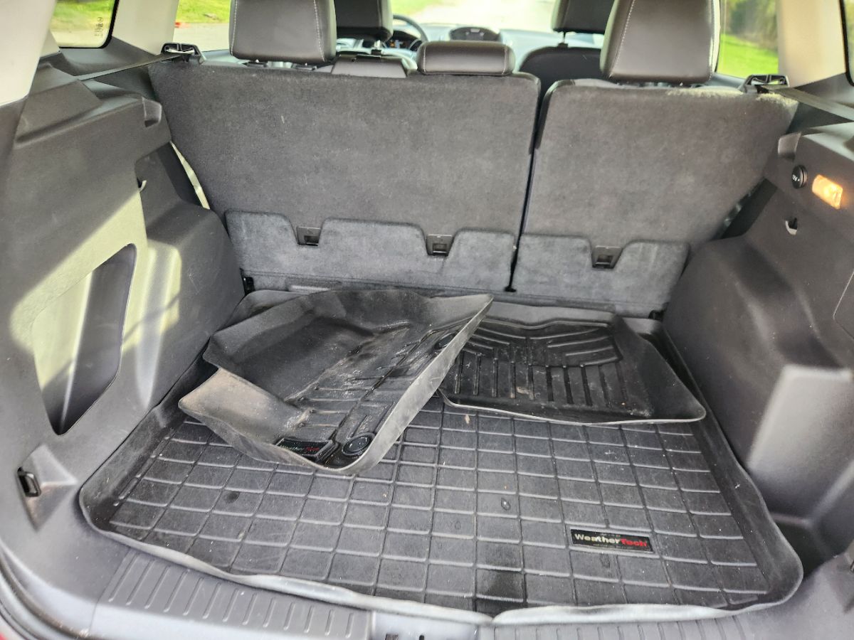 Photo 36 of this Ford Escape