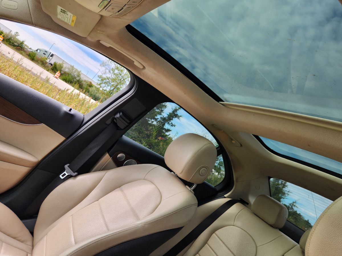 Photo 28 of this Mercedes-Benz C 300