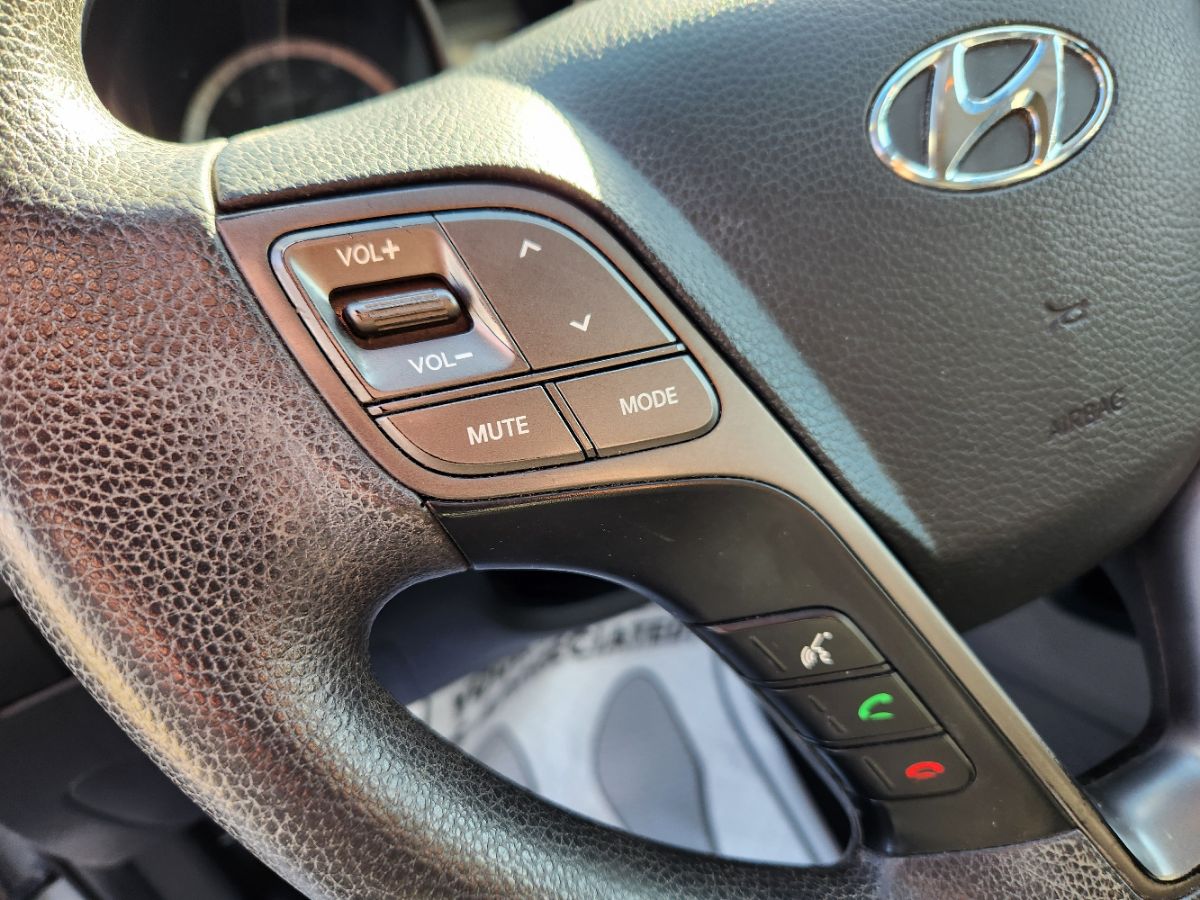 Photo 14 of this Hyundai Santa Fe Sport