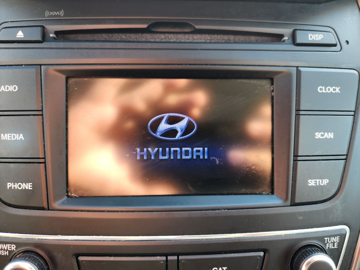 Photo 17 of this Hyundai Santa Fe Sport
