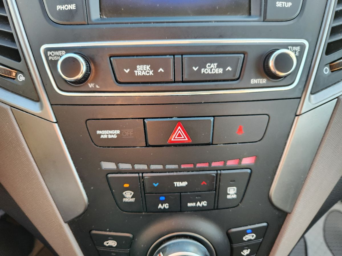 Photo 18 of this Hyundai Santa Fe Sport