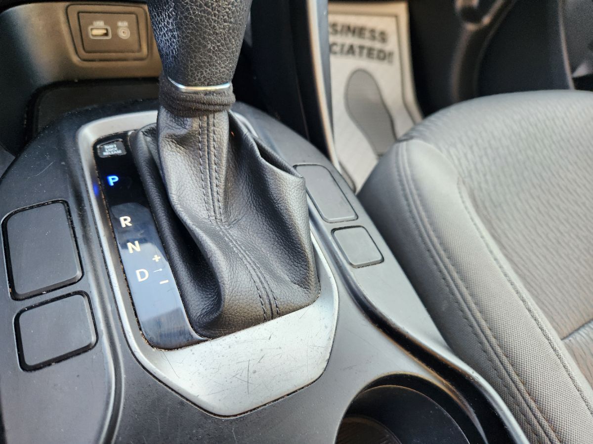 Photo 21 of this Hyundai Santa Fe Sport