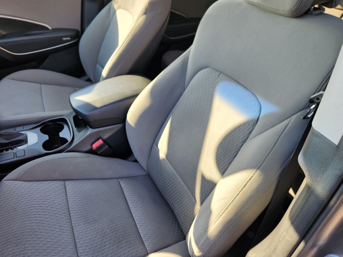 Photo 22 of this Hyundai Santa Fe Sport