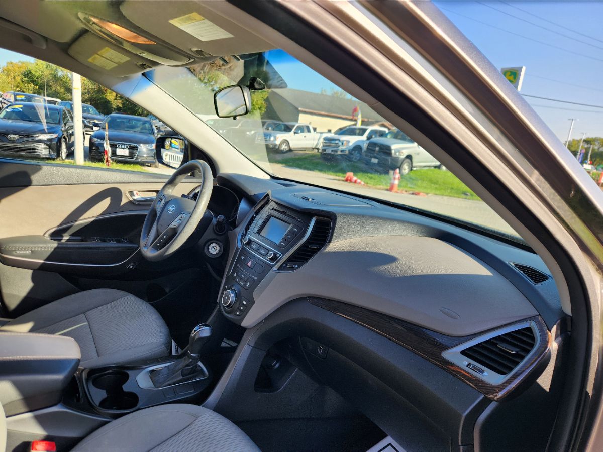 Photo 24 of this Hyundai Santa Fe Sport